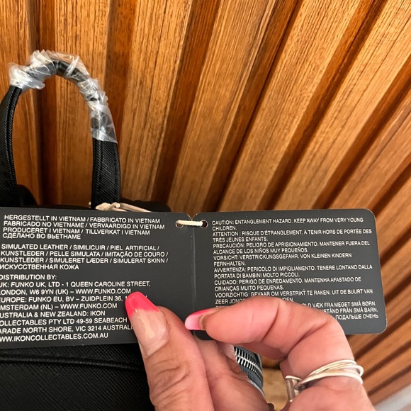 LOUNGEFLY MARVEL BLACK PANTHER WAKANDA FOREVER FIGURAL MINI BACKPACK, NWT - Picture 8 of 10